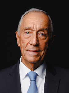 Retrato Marcelo Nuno Duarte Rebelo de Sousa - Por João Pedro Correia, CC BY 2.0, https://commons.wikimedia.org/w/index.php?curid=129619837