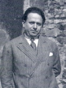 Imagem Kurt Tucholsky - Von Sonja Thomassen - Sonja Thomassen, GFDL 1.2, https://commons.wikimedia.org/w/index.php?curid=452606